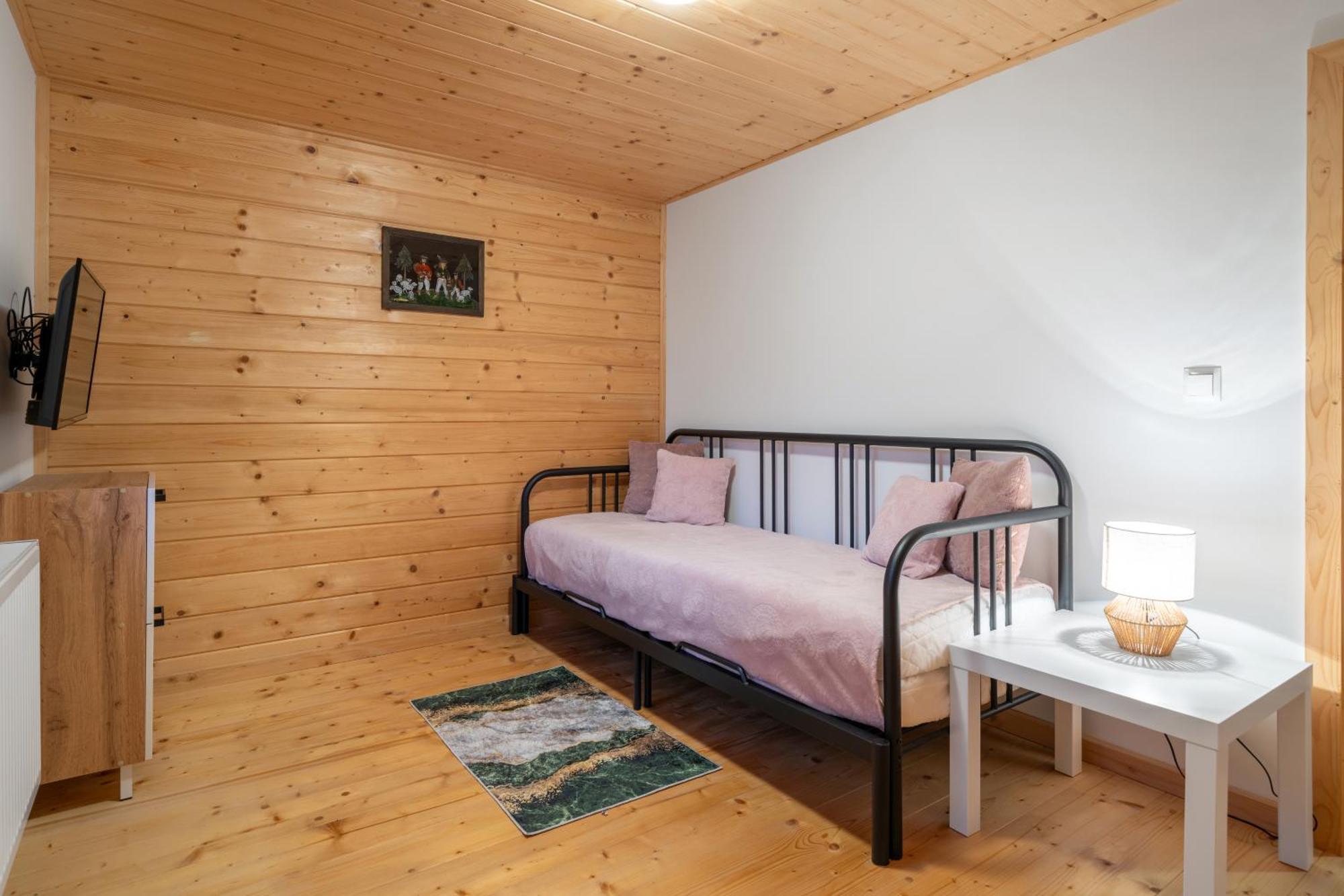 Apartment Tatraholiday - Bialy Potok #2 *